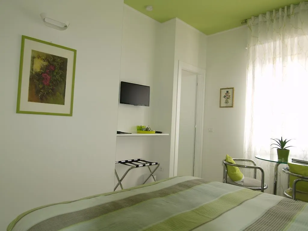 Bed & Breakfast B&B Linea Verde Milan